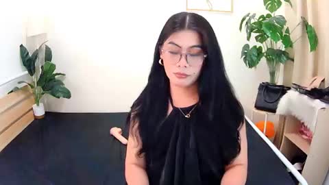 urgorgeous_agatha8 online show from July 29, 9:04 pm