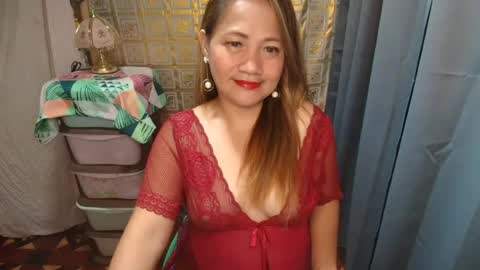 urhotmomzoey online show from July 14, 1:49 pm