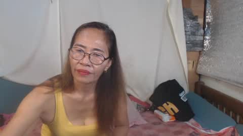 urhotvivian11 online show from June 12, 1:46 am
