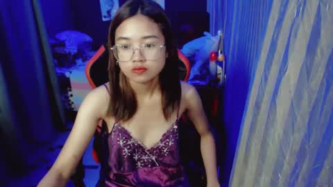 urlovelychinita online show from January 22, 1:21 am