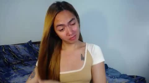 Snapshot of urlovelypinayxxx chatting on October 17, 7:50 pm MIYA online show from October 17, 7:50 pm