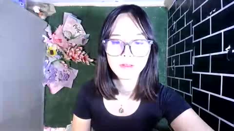 Snapshot of urpinay_pia chatting on October 6, 11:53 pm Pia online show from October 6, 11:53 pm