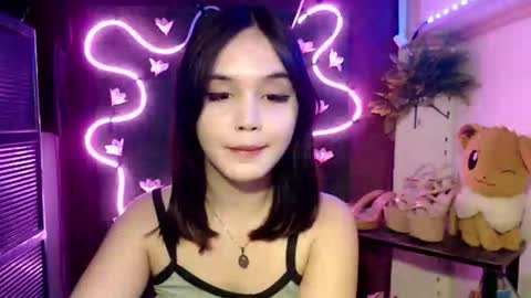 Pia online show from November 9, 9:44 pm