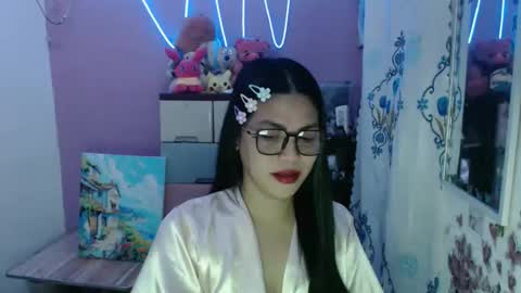 hi im kim online show from March 16, 11:58 am