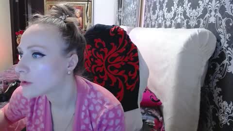 UrSecretTreasure88 online show from November 4, 8:19 am