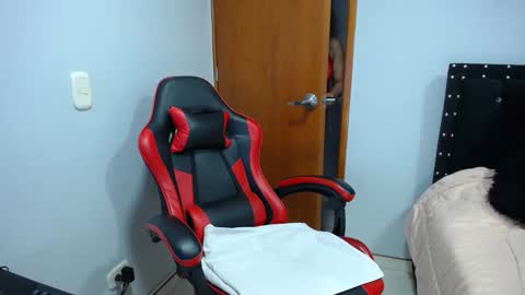 Eveling Blanco  online show from April 12, 2:03 am