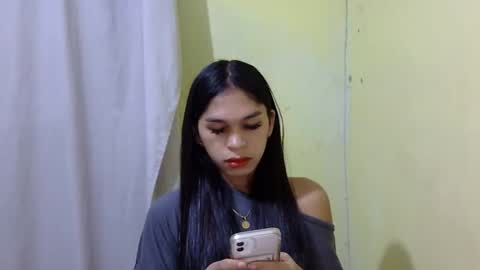 ursweet_zeviixx online show from December 5, 10:05 am