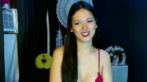 Snapshot of urthai_hotfilipinax chatting on February 10, 11:45 pm angel online show from February 10, 11:45 pm