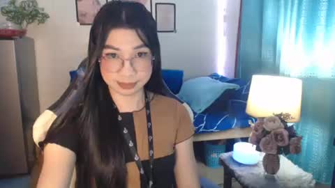 Snapshot of urwetasianprincessxx chatting on December 29, 11:40 am Ashley Kate Mateo Gray online show from December 29, 11:40 am