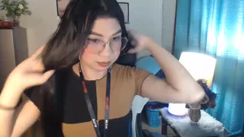 Snapshot of urwetasianprincessxx chatting on January 25, 10:29 am Ashley Kate Mateo Gray online show from January 25, 10:29 am
