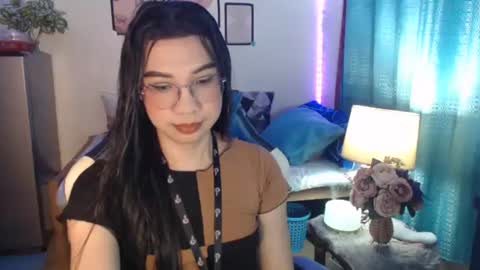 Snapshot of urwetasianprincessxx chatting on December 6, 11:22 am Ashley Kate Mateo Gray online show from December 6, 11:22 am