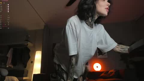 Eva online show from April 21, 6:15 pm