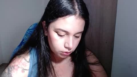 Snapshot of v_vennus chatting on October 17, 7:00 am Vennus online show from October 17, 7:00 am