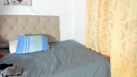 Snapshot of vahiolet_smith chatting on September 30, 3:01 am Vahiolet smith online show from September 30, 3:01 am