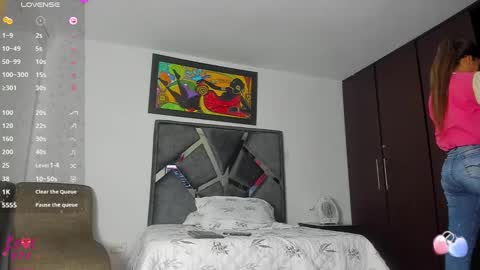 Snapshot of vahiolet_smith chatting on October 15, 3:31 am Vahiolet smith online show from October 15, 3:31 am