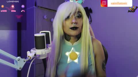 Snapshot of vainilla_l chatting on October 3, 1:33 am Vainilla Independent model online show from October 3, 1:33 am