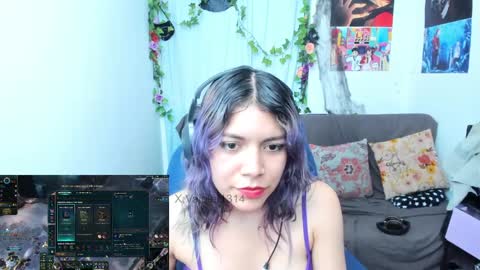 Vaiolet1314 online show from April 3, 3:59 am