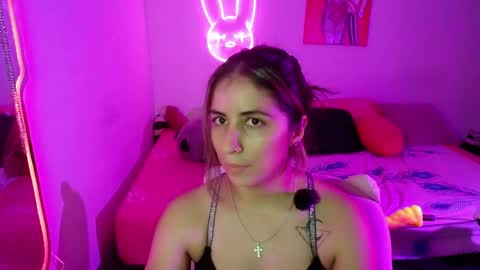 valentina online show from May 7, 1:21 am