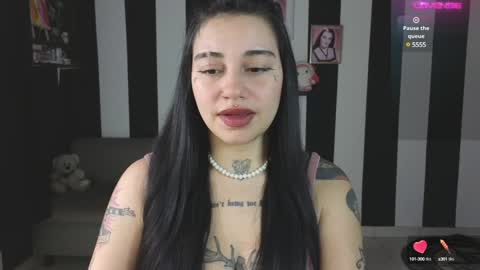 Snapshot of val_bardot1 chatting on January 17, 10:11 am first of all... who are u online show from January 17, 10:11 am