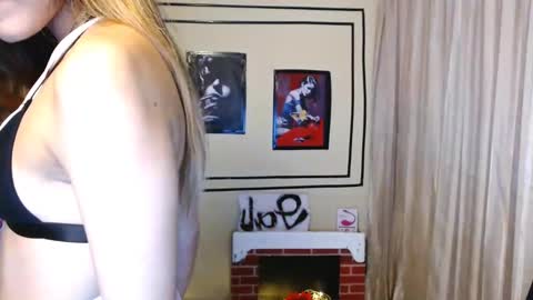 Snapshot of valcooky chatting on January 12, 4:52 am Hi I am Valcooky online show from January 12, 4:52 am