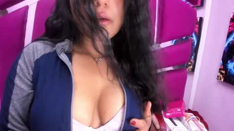 valen_moon69 online show from May 21, 3:15 am