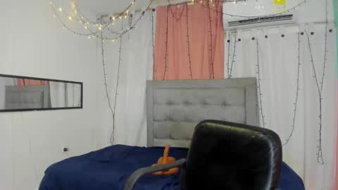 Snapshot of valentina_0_ chatting on January 24, 4:16 am Valentina online show from January 24, 4:16 am