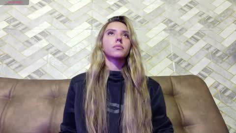 Snapshot of valentina_red18 chatting on October 17, 6:11 pm Valentina online show from October 17, 6:11 pm