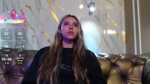 Snapshot of valentina_red18 chatting on September 15, 2:25 pm Valentina online show from September 15, 2:25 pm