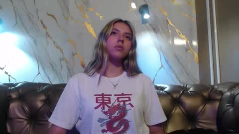 Snapshot of valentina_red18 chatting on September 8, 6:40 pm Valentina online show from September 8, 6:40 pm