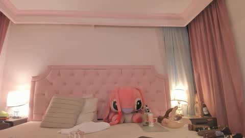 Vale Toro  online show from February 14, 12:07 pm