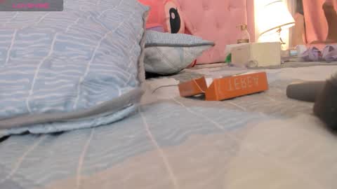 Vale Toro  online show from November 22, 1:14 pm