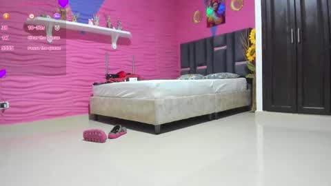 Snapshot of valeri_hurtado chatting on March 6, 2:19 am Valeria online show from March 6, 2:19 am