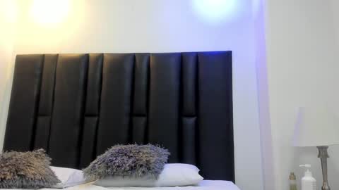Snapshot of valeri_tafur chatting on January 5, 10:53 am valeri_tafur online show from January 5, 10:53 am