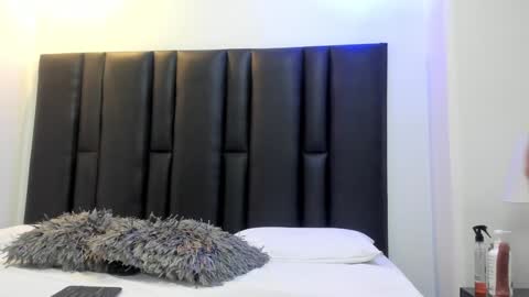 Snapshot of valeri_tafur chatting on January 14, 10:59 am valeri_tafur online show from January 14, 10:59 am