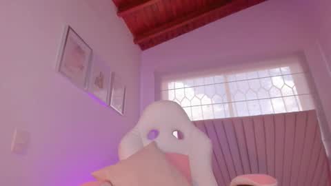Snapshot of valeria_uribe22 chatting on September 15, 9:44 pm online show from September 15, 9:44 pm