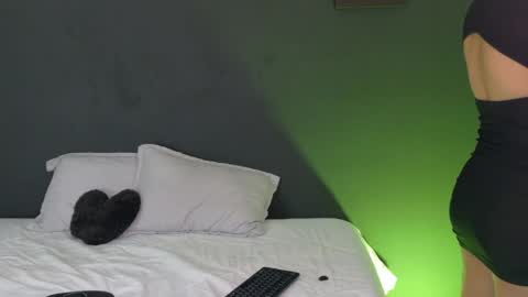 valeriaa cruz online show from June 4, 12:27 am