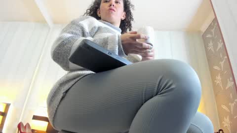 Snapshot of valeriaa_soler chatting on January 27, 12:37 pm Valeria online show from January 27, 12:37 pm