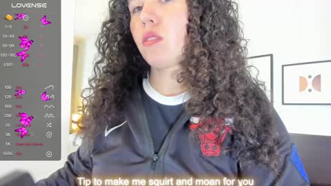 Snapshot of valeriaa_soler chatting on February 2, 11:51 am Valeria online show from February 2, 11:51 am