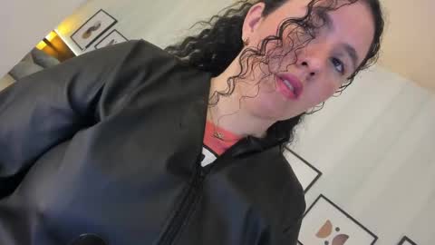 Snapshot of valeriaa_soler chatting on March 9, 11:58 am Valeria online show from March 9, 11:58 am