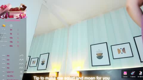 Snapshot of valeriaa_soler chatting on February 5, 1:00 pm Valeria online show from February 5, 1:00 pm
