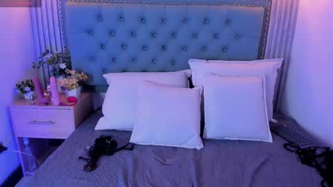 Snapshot of valeriajlio chatting on October 4, 11:49 am Valeria online show from October 4, 11:49 am
