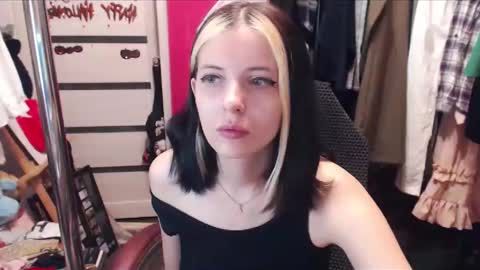 ValeriaXKiss online show from March 11, 6:30 pm