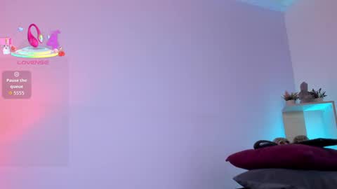 Snapshot of valerie_21 chatting on September 24, 9:19 am Valeriee online show from September 24, 9:19 am