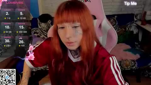 Snapshot of valerie_dolls chatting on October 11, 5:15 pm Valerie online show from October 11, 5:15 pm