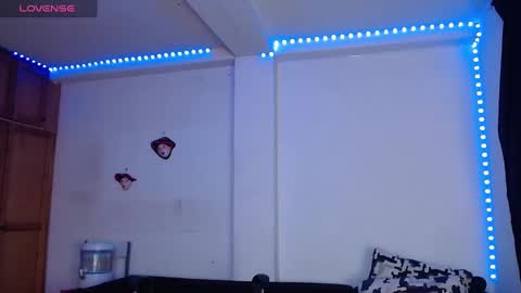 Valerie online show from February 16, 9:05 pm