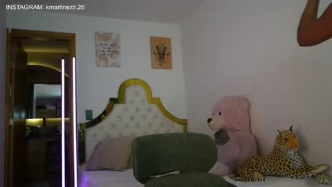 valeriecollinss_ online show from June 17, 3:52 am