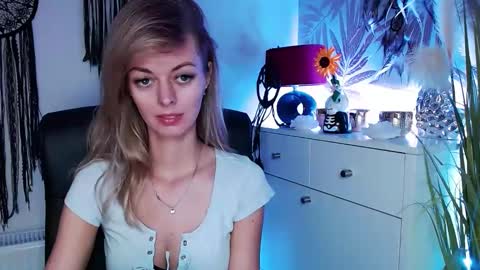 Valerie  online show from February 27, 10:59 am