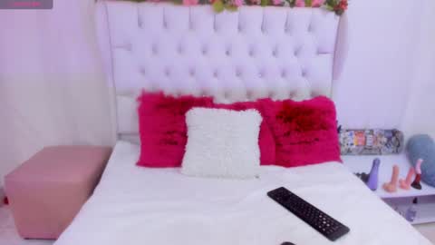 Snapshot of valerik_cano chatting on February 7, 7:06 pm valeria111111 online show from February 7, 7:06 pm