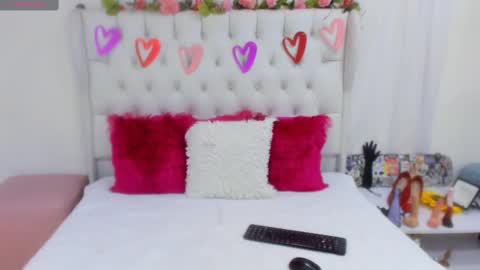Snapshot of valerik_cano chatting on February 17, 7:12 pm valeria111111 online show from February 17, 7:12 pm
