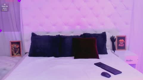Snapshot of valerik_cano chatting on October 9, 11:58 am valeria111111 online show from October 9, 11:58 am